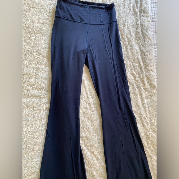 Lululemon Groove pants size 8 navy blue - Picture 2 of 4